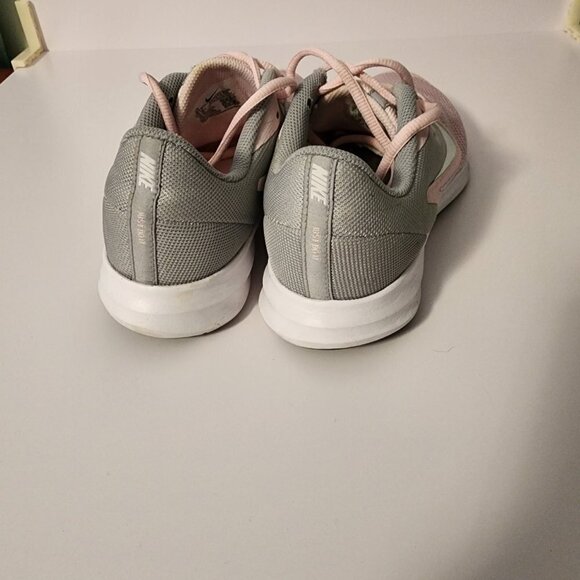 Girls Nike Pink and Gray Sneakers, 6Y - Picture 4 of 4